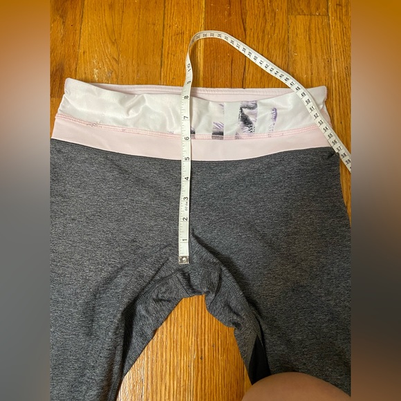 Lululemon Run: Inspire Crop II (Mesh) Size 6 - Picture 9 of 12